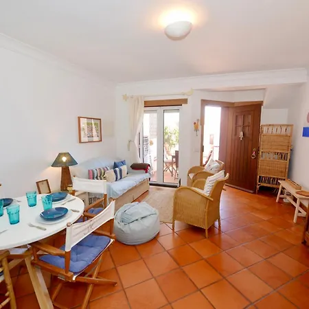 Paddle - Sea View With 3 Pools, Tennis & Squash Court